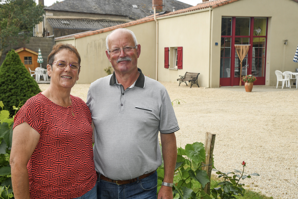 Yvonnes et Gérard propriétaires de gîtes