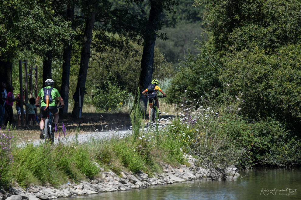 Balades à vélos ou à pied sur le sentier de randonnée ou piste cylcable