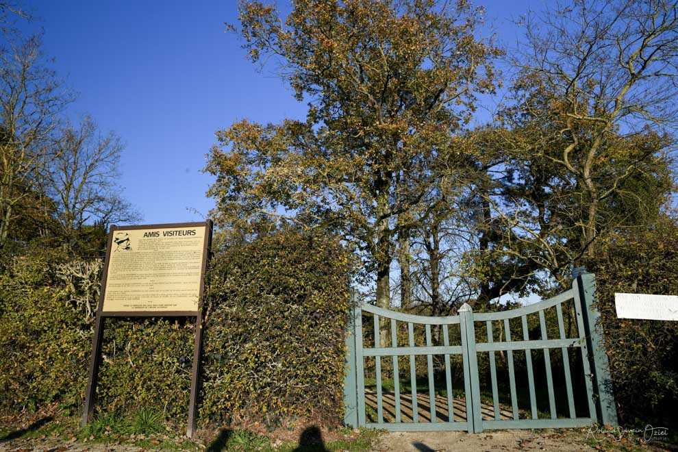 Entrée du public pour accéder à la tombe.