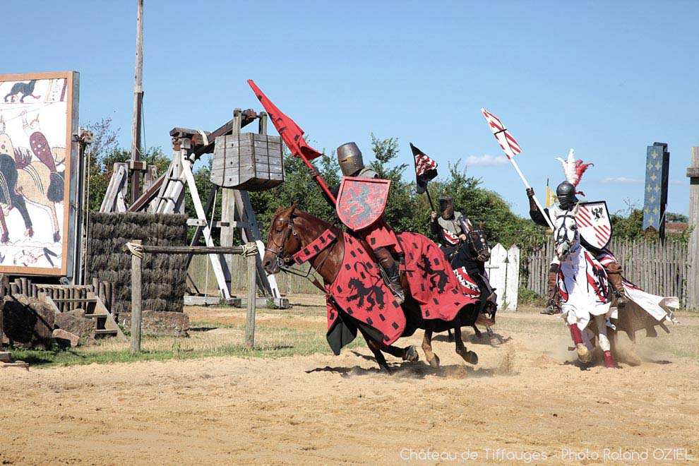 Spectacle de chevalerie au chateau de tiffauges